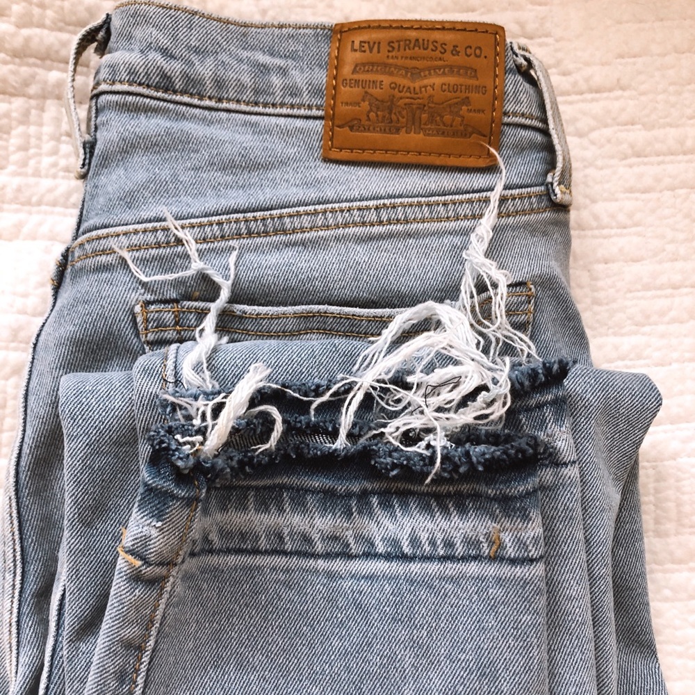Levi’s 501 high waist wedgie crop jeans - Picture 2 of 4